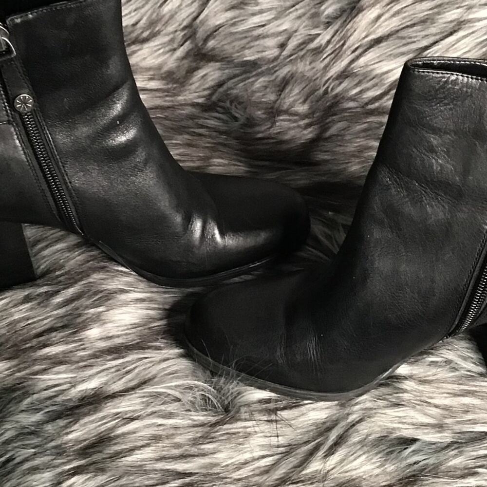 Isaac Mizrahi Black Leather Ankle Boots 7M - Picture 8 of 8